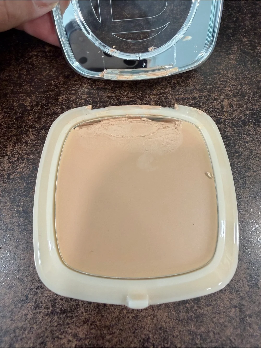 LOreal pressed powder